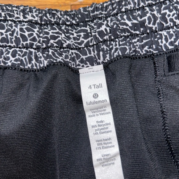 Lululemon Hotty Hot Short II | 4” Inseam | Polar Shift Inverse Alpine - Picture 10 of 11